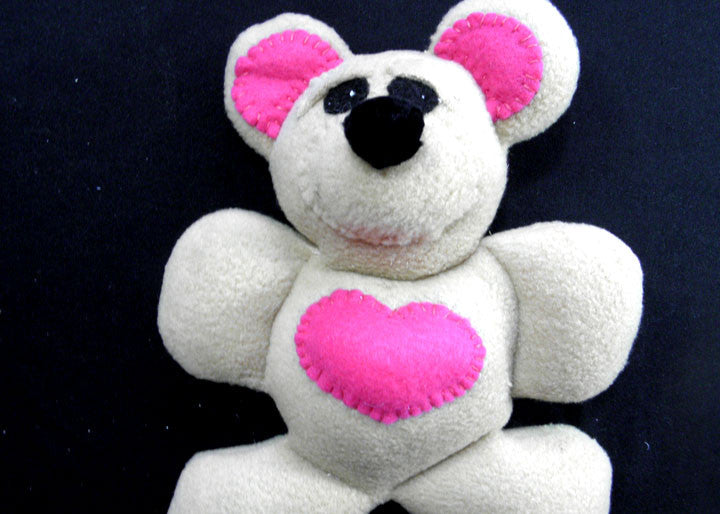Free Teddy Love Bear Pattern – Easy Felt Plushie with Heart