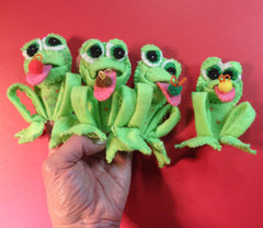 Finger Puppet Speckled Frogs with Speckled Log Holder